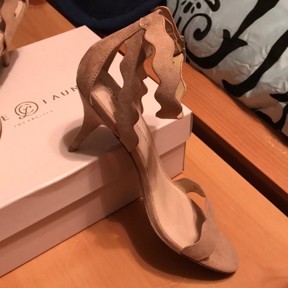 Chinese Laundry sandals - Picture 2 of 3